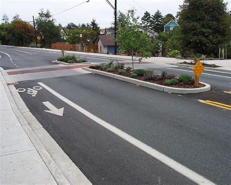 Corridor Design Traffic Calming Landscape Median Bike Lane