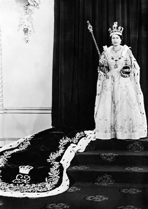 Video Of Queen Elizabeths Coronation That Show Her 1952 Ascension To