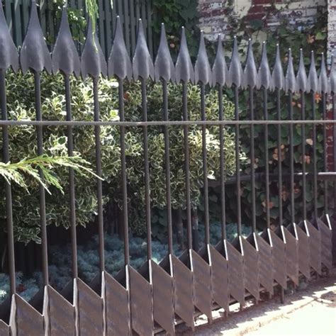 An item from classic world of warcraft. Custom wrought iron Arrow Line Fence. Bowood Farms ...
