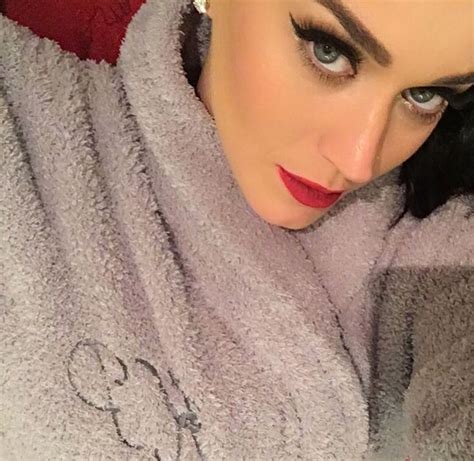 Katy Selfie Dec 2015 Katy Perry Lipstick Katy Perry Katy Perry Photos