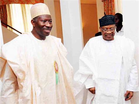 Nigerias President Goodluck Jonathan Visits Former President Ibrahim