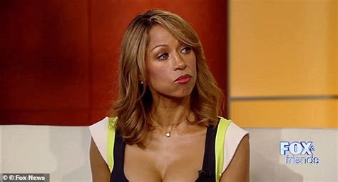 Stacey Dash Apologizes For Her Offensive Comments As She Turns On