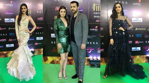 Iifa Awards 2018 What Shraddha Kapoor Kriti Sanon Wore At Iifa