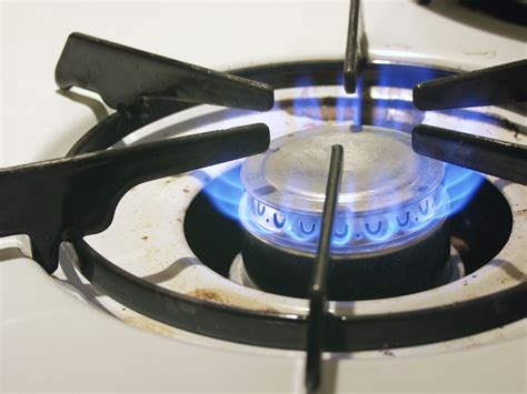 How To Turn On A Gas Stove Without Electricity - How To Light A Gas Oven With An Electric Starter