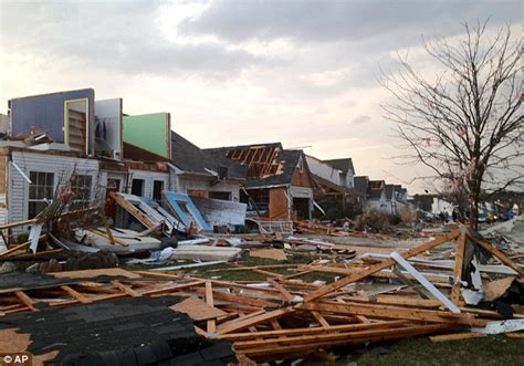 Dexter Tornado More Than 100 Michigan Homes Destroyed By 135mph