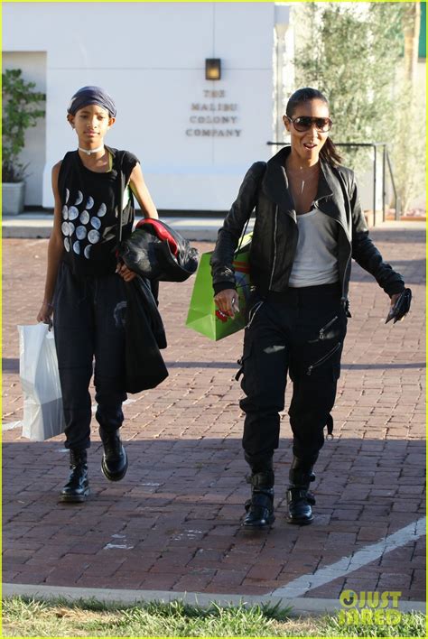 Willow Smith Girls Day Out With Mom Jada Pinkett Smith Photo 2739769