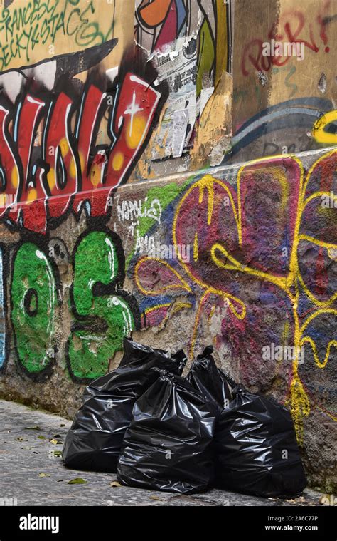Street Rubbish Graffiti Hi Res Stock Photography And Images Alamy