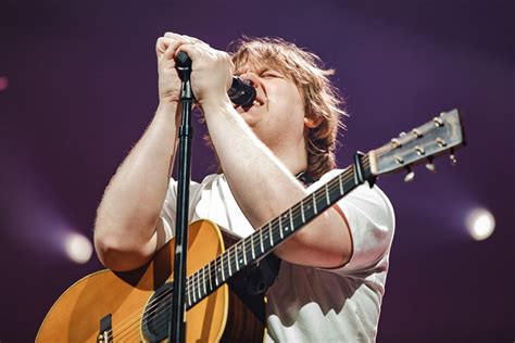 Recensie: Lewis Capaldi laat Ziggo Dome lachen en huilen tegelijk