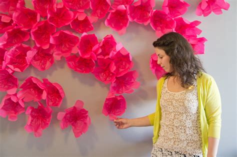This Paper Flower Wall Is Easy Fast And Very Affordable The Tissue