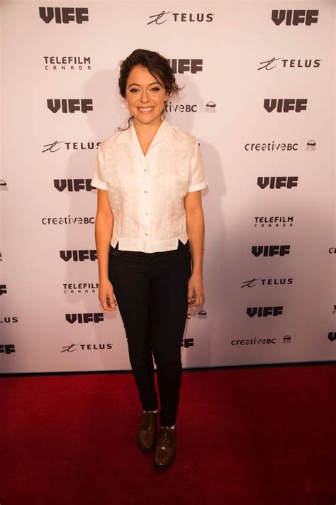 Pin By Mary Lee On Tatiana Maslany Canadian Actresses Pantsuit Fashion