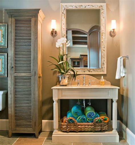 Finding the best place for your towels can improve your bathroom's functionality and comfort level. Beautiful Bathroom Towel Display And Arrangement Ideas