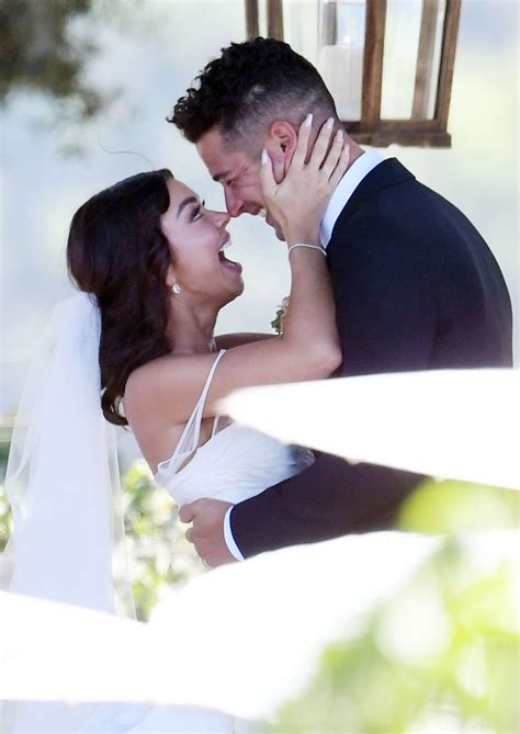 Sarah Hyland And Wells Adams Getting Married In A California Wine