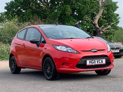 2011 Ford Fiesta 125 Style 3dr 82 Petrol Hatchback Red In