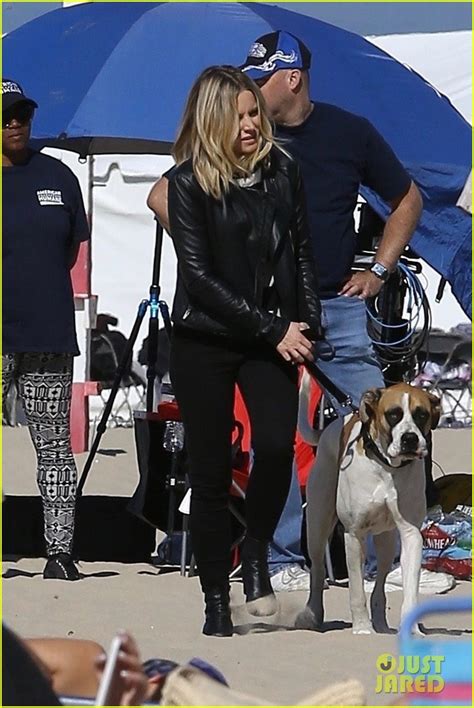 Kristen Bell Films A Veronica Mars Scene At The Beach Photo 4181338