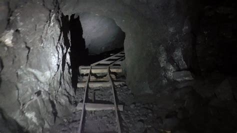 The 1000 Foot Vertical Shaft Of Peril Climbing In A Massive Abandoned