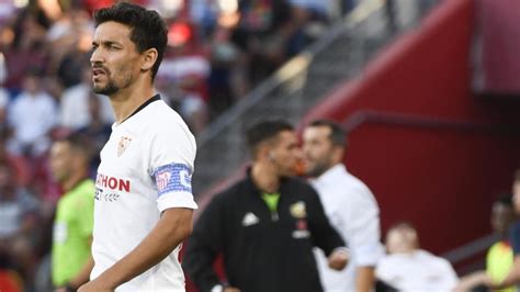 Laliga Jesus Navas Becomes Sevillas Second Most Successful Player In