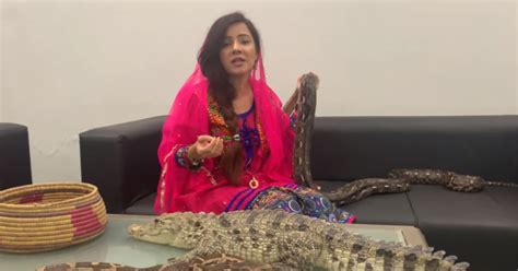 Pak Singer Rabi Pirzada Who Threatened Pm Modi Of Snake Attack Could
