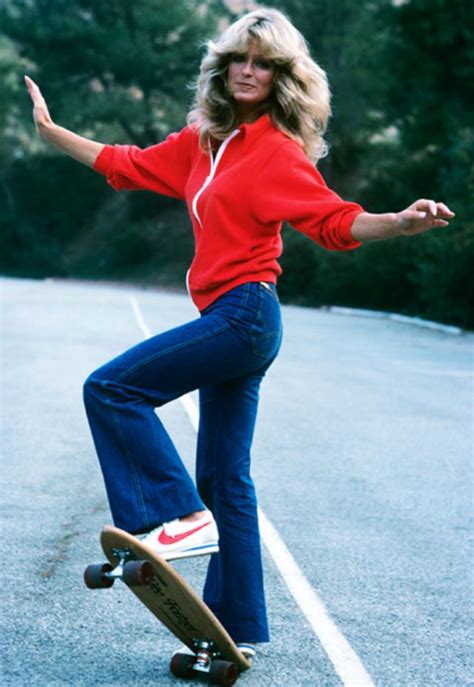 23 Fascinating Color Photos Of A Young Farrah Fawcett In