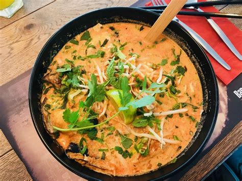 Banana leaf, the first ever restaurant in tallinn, estonia, proudly serving southern indian and singaporean cuisines since november 2018. Restaurants Near Clapham Junction: The Top 10 within 10 ...