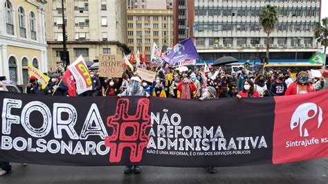 Por Outro Lado Receber Salário Fazer Greve Casar-se São Comportamentos