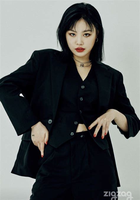 Soojin Pics On Twitter Soojin For Zig Zag Korea Suits For Women