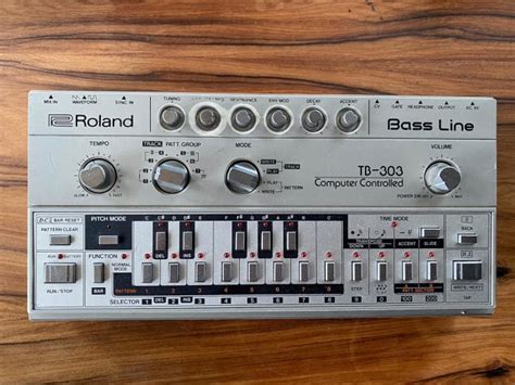 303 Day Roland Launches Website About Tb 303s History And Influence