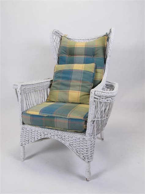 High back wicker chair vintage. VINTAGE WHITE WICKER HIGH-BACK CHAIR
