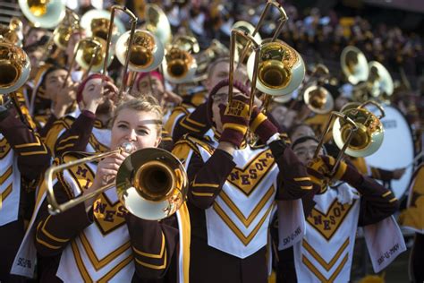 Watch Umn Marching Band Performs In Super Bowl The Minnesota Daily