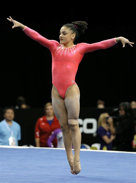 News Com Armour Laurie Hernandez Keeps Pace With Vets At U S
