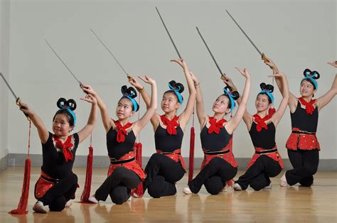 Learn More About The Tradition Of Chinese Sword Dancing Sword Dance