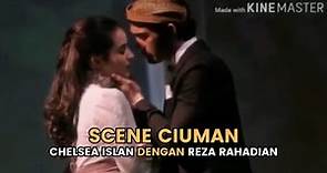 Scene Ciuman Chelsea Islan dengan Reza Rahadian dalam Teater "Bunga Penutup Abad"