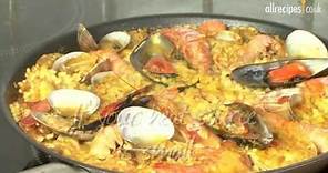 Paella recipe - How to make paella - Seafood paella