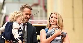 Il racconto (spassoso) di Ryan Reynolds e la sua quarantena in rosa con moglie, suocera e tre figlie
