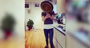 Sara Cox suffers pancake flip fail in amusing Twitter clip