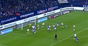 La 'enganchada' de Aydin para marcar el gol del año del Schalke 04