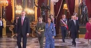 Leonor se estrena en el besamanos durante la recepción en el Palacio Real