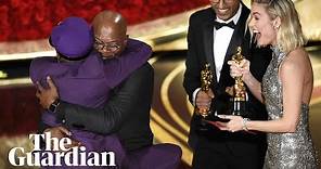 Spike Lee jumps into Samuel L Jackson's arms as he wins Oscar