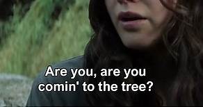 Hoy se lanzó la nueva versión de ‘The Hanging Tree’ de Rachel Zegler para la nueva película de 'Juegos del hambre: Balada De Pájaros Cantores Y Serpientes'. ¿Con cuál te quedas? #thehungergames #jenniferlawrence #ranchelzegler