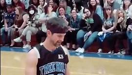 Chad Michael Murray and James Lafferty from One Tree Hill reunited on the court 👏