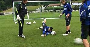 torwart.de-Training mit T. Schlieck - Aufwärmen mit Vorbereitung zum Ballangriff, 1-gegen-1