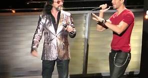 Enrique Iglesias & Marco Antonio Solis - El Perdedor (Live from Miami)