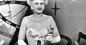Hermione Gingold: 1957 Oscars