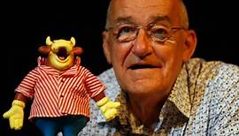 Jim Bowen: five little known facts about Bullseye host who has died aged 80