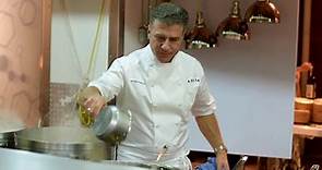 Chef Michael Chiarello dies at 61 following allergic reaction