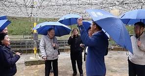 Yang Chen-ning Visits China's Largest Single Radio Telescope