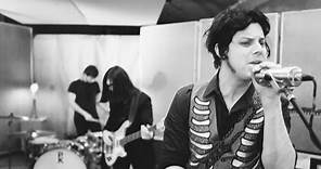 The Raconteurs – Salute Your Solution (Official Music Video)