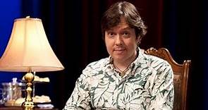 Comedian DAVE HILL Explains "Friends With Benefits" & UK Drinking to British Artistocratic Siblings