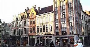 The Market Square / Markt in Bruges, Belgium | Travelling Foodie