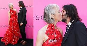 Keanu Reeves e la fidanzata Alexandra Grant, red carpet al bacio: mai ...