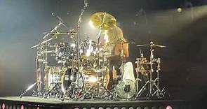 Amazing drum solo by the legendary Mikkey Dee